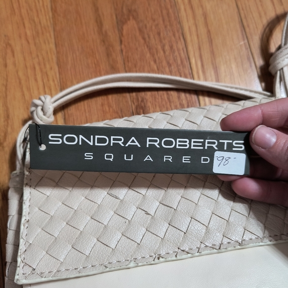 NWT Sondra Roberts Squared bag, cream color - Picture 2 of 16